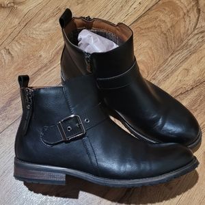 Motorcycle boots